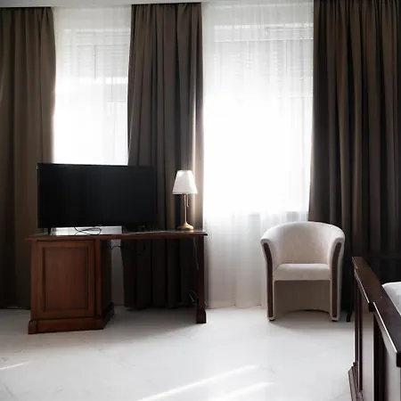 Hotel Jardin 4*