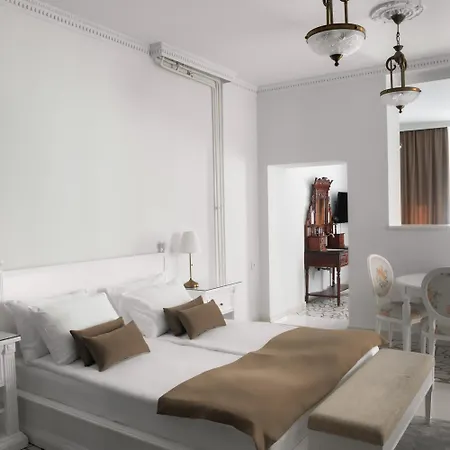 Jardin Hotel 4*
